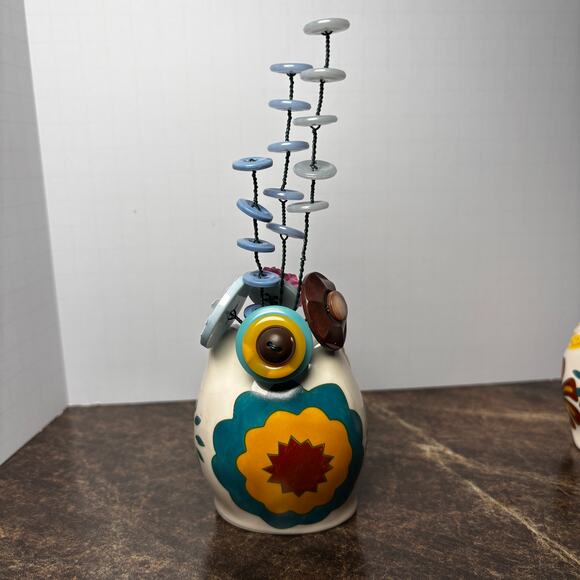 Pair Shaker Owl button bouquets. Made by American Atelier and sold at Pier 1. - Picture 4 of 6